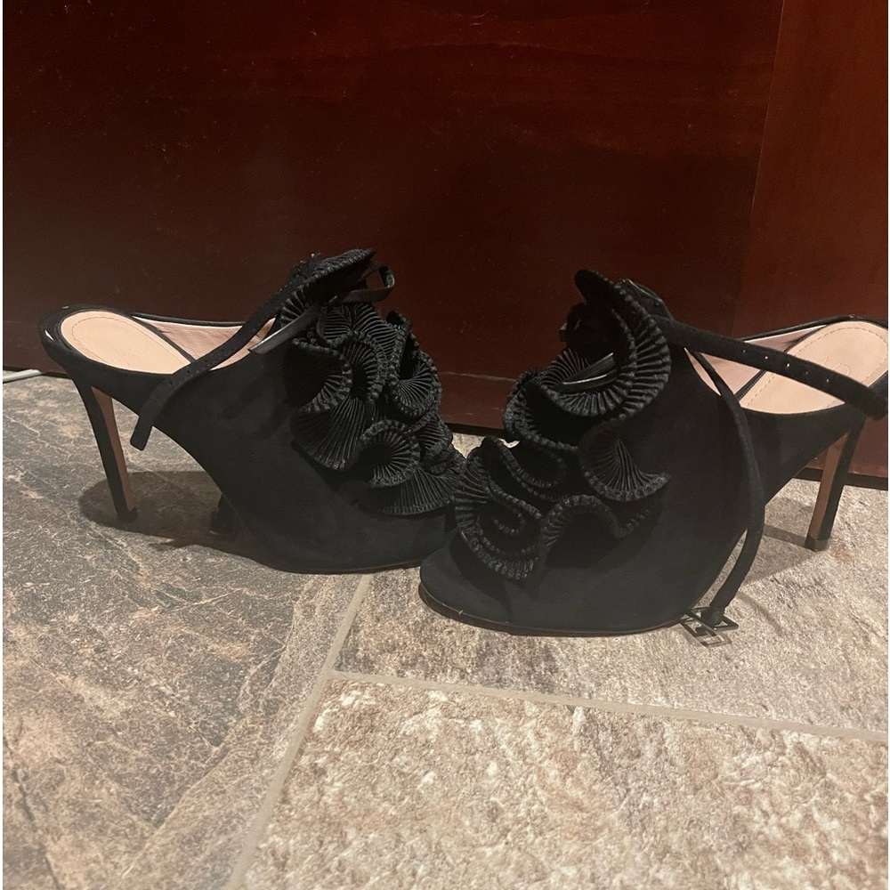 Heels size 6